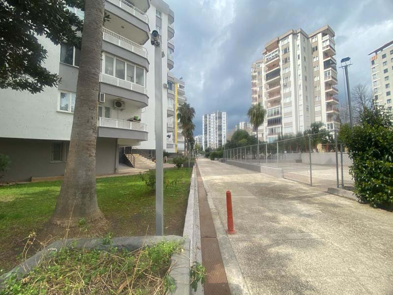KONYAALTINDA GENİŞ 3+1  SATILIK DAİRE 2
