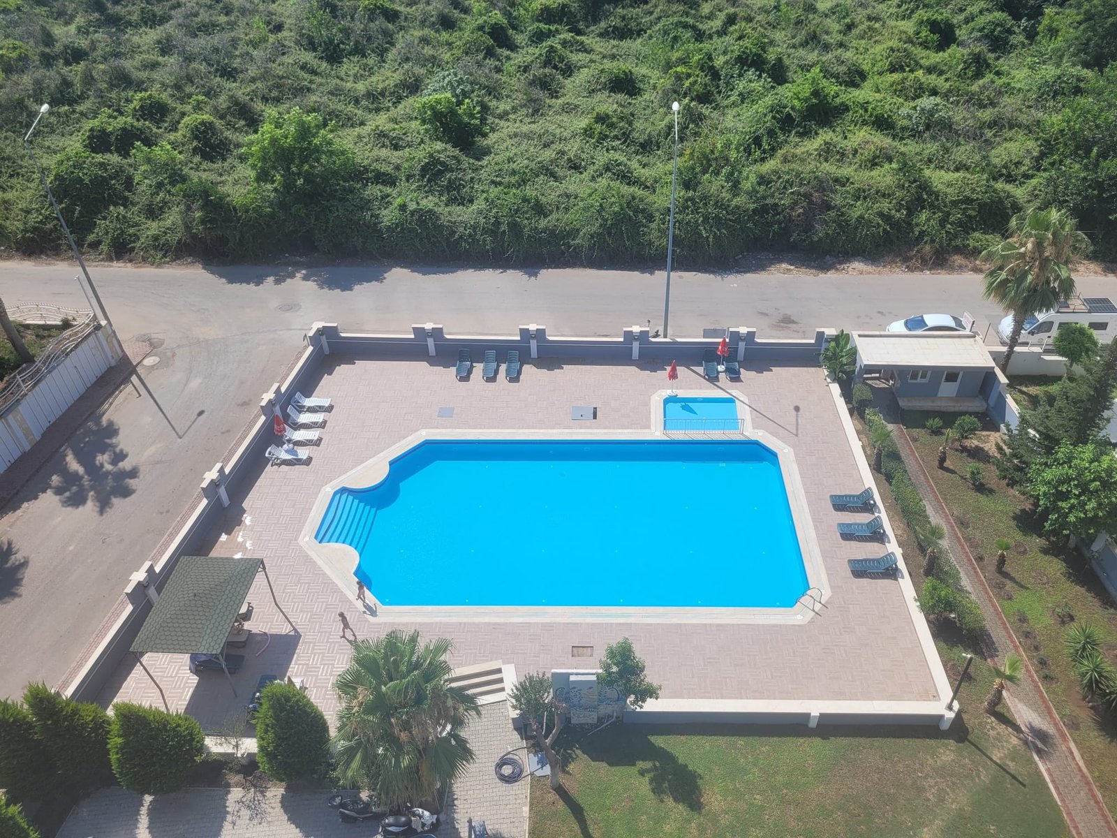 HURMA DA 3+1 SİTE İÇİNDE HAVUZLU EŞYALI KİRALIK 2