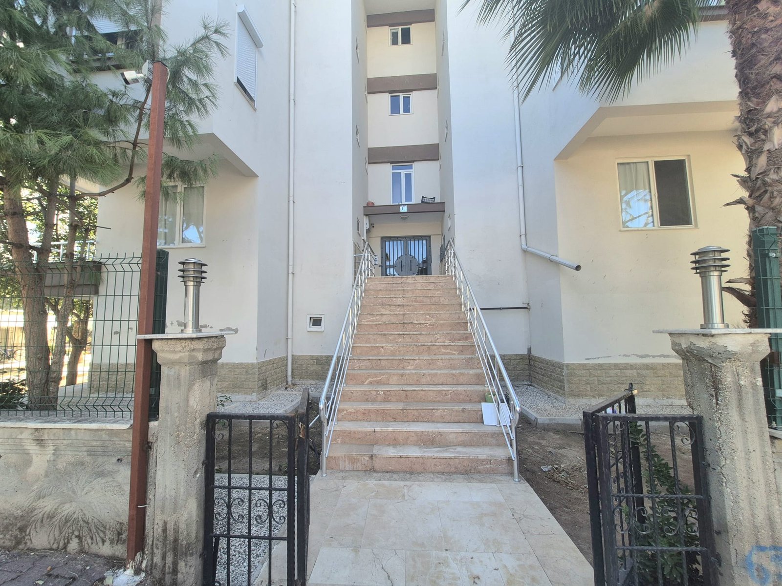 MOLLA YUSUF MAH. 3+1 DOĞALGAZLI GENİŞ SATILIK DAİRE 2